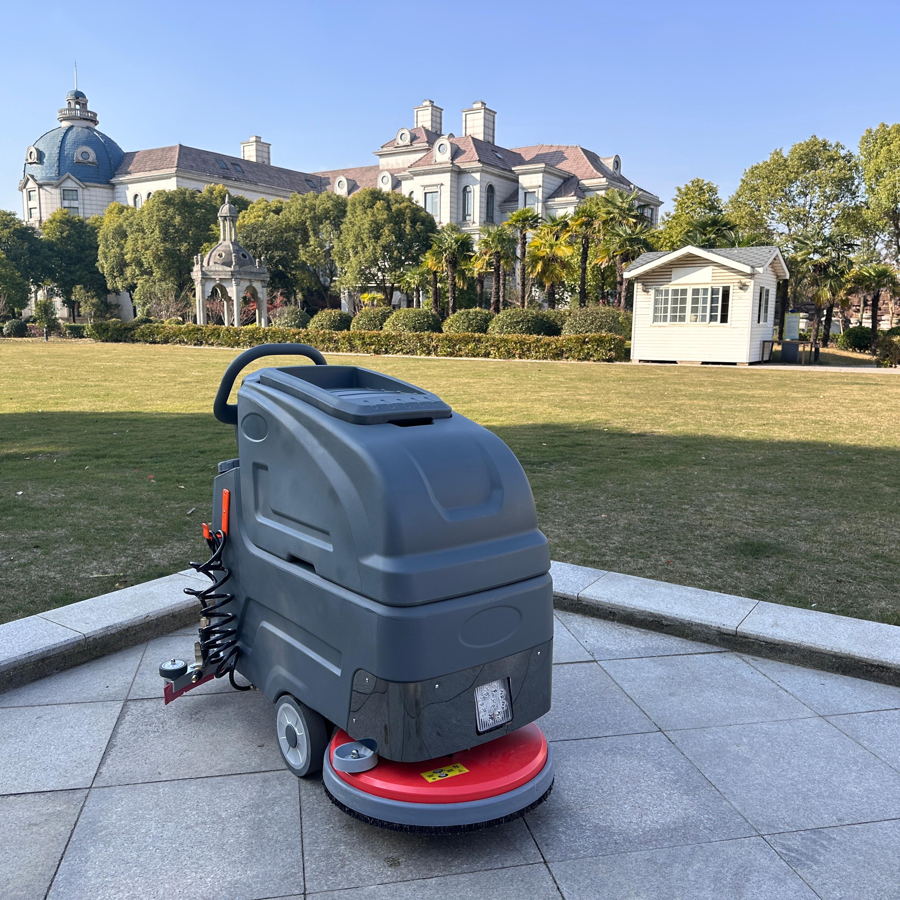 Hand Pushing Floor Cleaning Eq - مراجعة Industrial Floor Scrubber وسعره